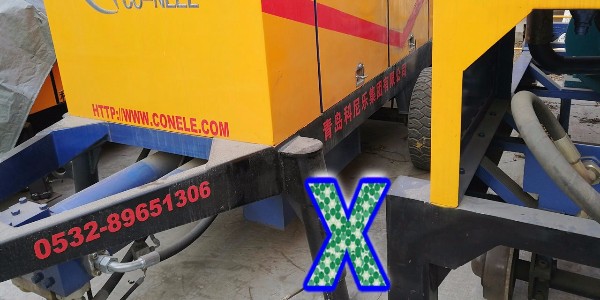 混凝土泵入庫前清洗、放水、涂潤滑脂、擦干每一個步驟都不能少