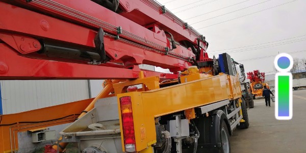 小型泵車的輸送缸總是發(fā)出異響，怎么辦？