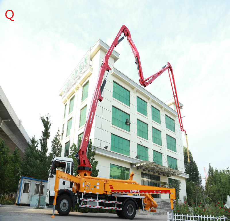 小型混凝土泵車，天泵，小型泵車，混凝土泵車