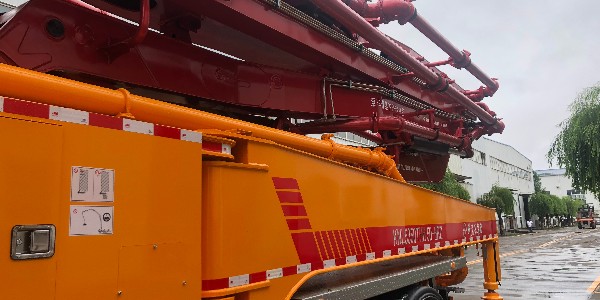 留足安全距離，防止泵車出故障