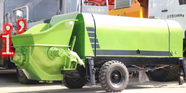 實(shí)際施工時(shí)，泵工進(jìn)行哪些操作容易導(dǎo)致混凝土泵發(fā)生堵管？