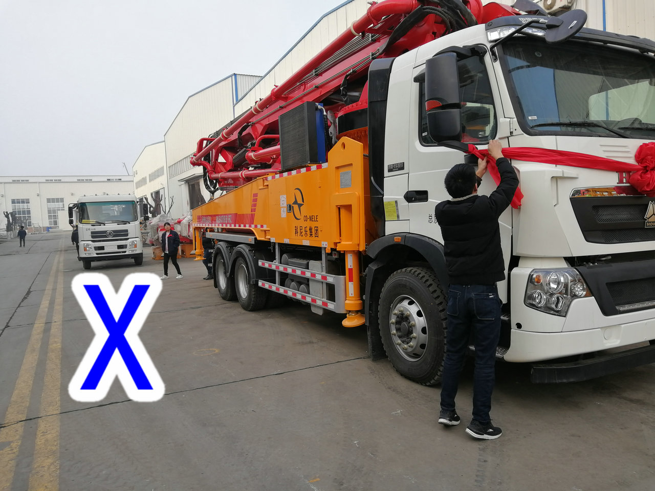 青島小型混凝土泵車價(jià)格 (47)