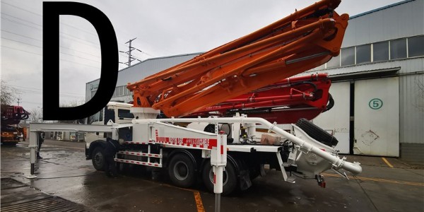 混凝土泵堵管時(shí)，可通過正反泵判斷部位