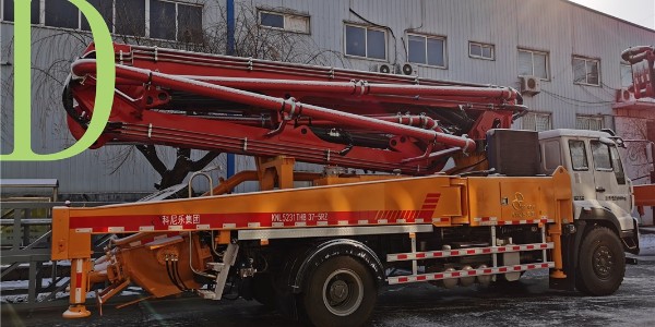 你知道混凝土泵車的泵管要多少距離再布置一個嗎？