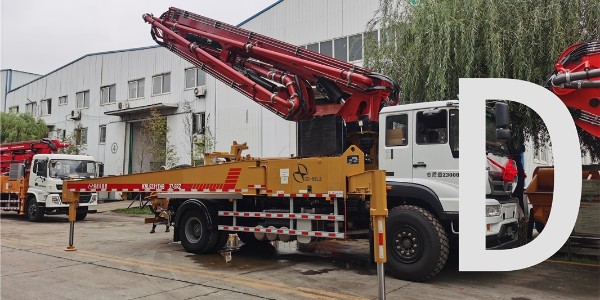 泵車液壓油箱底部排水應(yīng)何時(shí)進(jìn)行？