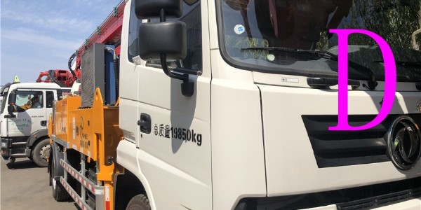 小型混凝土泵車(chē)換活塞麻煩？科尼樂(lè)教您幾招