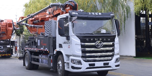 科尼樂(lè)32米兩橋混凝土泵車換新登場(chǎng)！