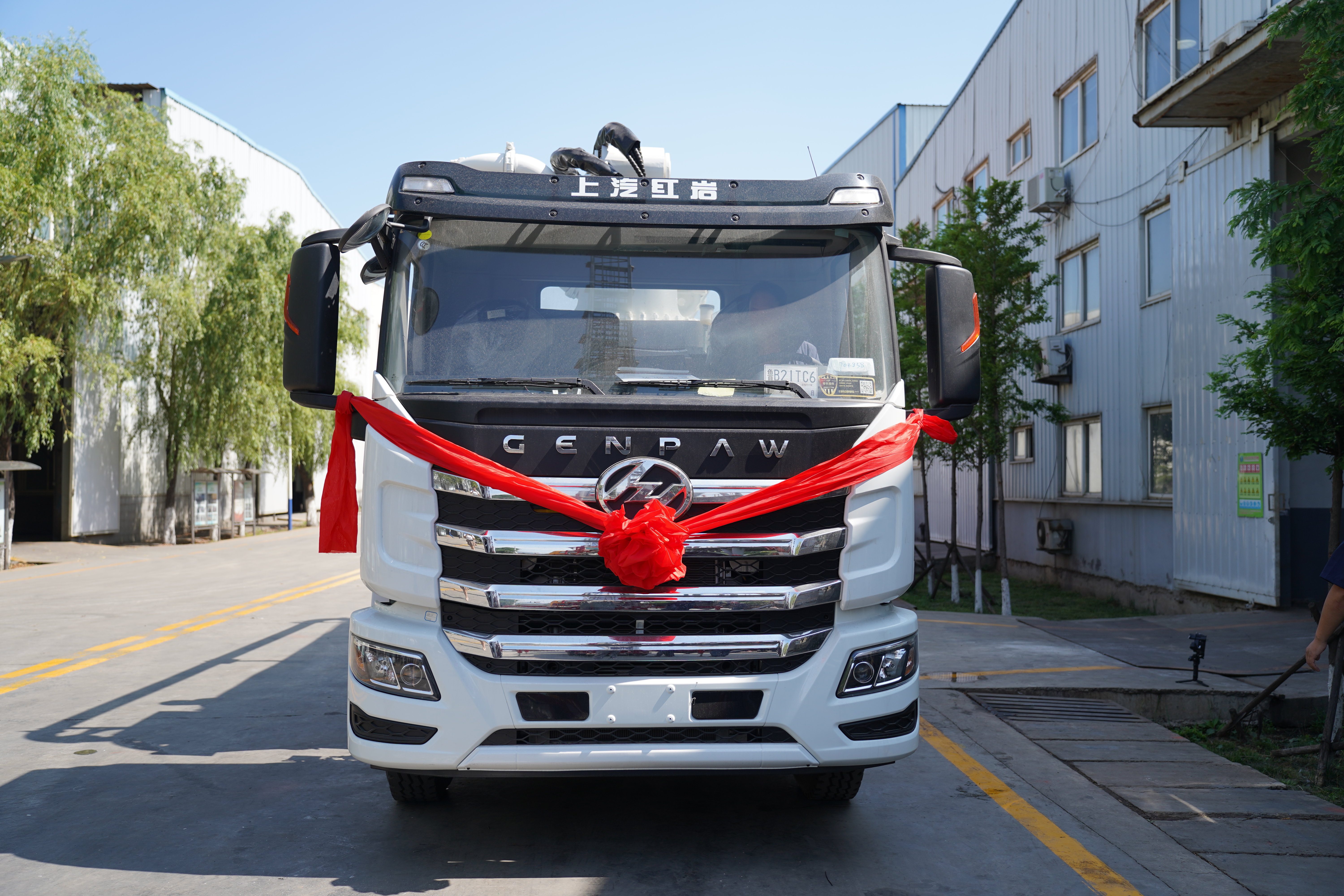 科尼樂(lè)32米兩橋泵車適合農(nóng)村自建房建設(shè)